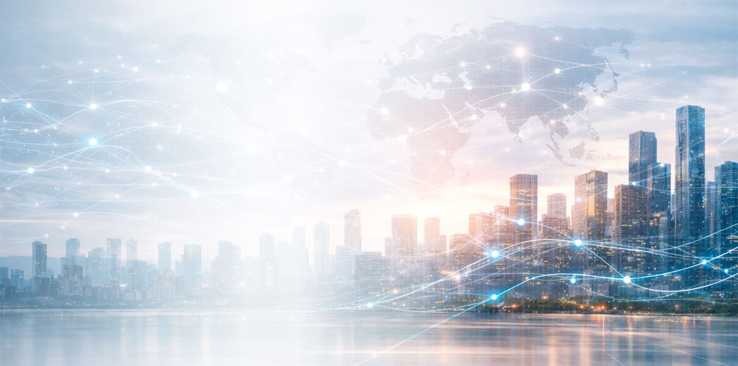 Stilisierte Skyline mit digitalem Netzwerk – Symbol für vernetzte operative Services.